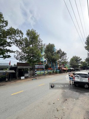 bán nhà 2 tầng mặt tiền phạm ngũ lão, p. dĩ an, tp.hcm. dt: 139m2. (5.4x 25.7m). giá: 6.5 tỷ tl