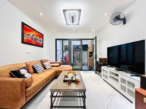 hot! bán nhà phố thái hà, ngõ 3gác, xây kiên cố, ô chờ thang máy - 68m2 - 4 tầng chỉ 18tỷ