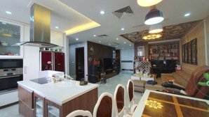 bán gấp căn chung cư lô góc 174m2, 4 ngủ, 4 ban công, full nội thất, trung tâm thanh xuân, 8.8 tỷ