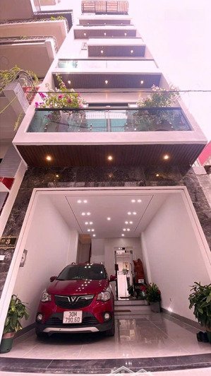 nhà nguyễn văn cừ 37m mặt tiền 4m 7 tầng thang máy