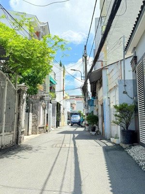 nhà 3tầng, 4,3x21m. hxh 1trục đs3, nguyễn văn khối, p9, gò vấp. đang cho thuê 15tr/th. chỉ 7tỷ3.