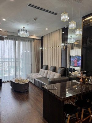 cho thuê 1n+ 47m view hồ, tuyệt đối điện ảnh tại phân khúc cao cấp nhất dự án