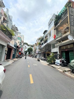 bán nhà mới đẹp quận 10 - mặt tiền kinh đường nhật tảo - tặng full nội thất - 3x13m - giá 10,6 tỷ.