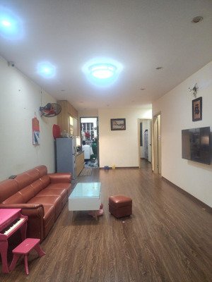 chính chủ cho thuê căn hộ 3 phòng ngủ, tòa tháp doanh nhân