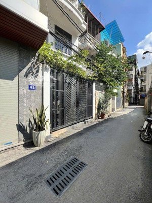 lạc long quân, cầu giấy - 60m2 - 4 tầng - ô tô qua nhà - dân xây - ngõ thông - gần phố