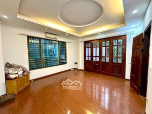 nhà phân lô, tân xuân, xuân đỉnh, dt 46m2, 4t, giá chào 5,85 tỷ, có thương lượng, đủ công năng