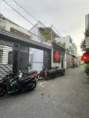 bán nhà 4pn( có pn trệt ) - 100m2 5x20 hoa hậu - vị trí chợ tnpb, q.9 - oto 7 chỗ đậu sân - chỉ 7.5