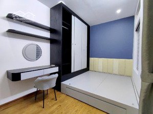 nhà đẹp hiếm - 40m - 7 tỷ xíu - ba bước ra phố - gần trường đại học - tttm - thiên đường mua sắm