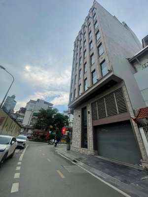 mặt phố trúc bạch, ba đình 130m2, 6 tầng, mt 6.8m, 66.8 tỷ