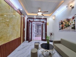 ngõ ô tô yên nghĩa đẩy đủ nội thất, 4.5 tỷ còn sót lại, hàng xóm trường đh phenika. 32m 4 tầng,