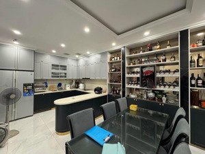 bán nr hoàng hoa thám - mặt tiền 9m - nhà mới ở ngay