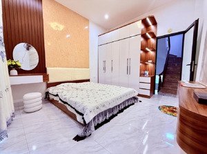 bán nhà triều khúc ba gác chạy vù vù gần oto tránh vị trí đẹp