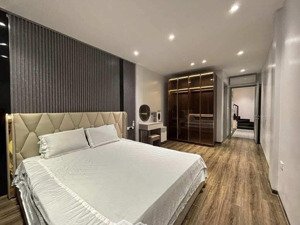 cần bán! mặt ngõ đầu phố tây sơn đống đa, 2 ô tô tránh nhau , kinh doanh nườm nượp hơn giờ tan tầm!