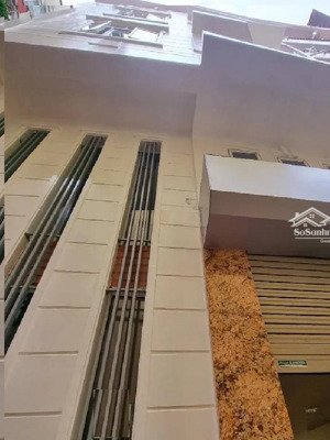 bán nhà lô góc ngay hoàng quốc việt, 36m2x5 tầng, 5 phòng ngủ, gần phố. 9.7 tỷ