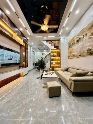 phân lô - gara ô tô - thang máy - nhà mới - ở ngay dt 45m2* 6 tầng mt 5m, giá chào 14tỷ có tl