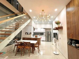 mặt tiền tân phú nht 4.3m nở hậu 8.3m - vừa ở vừa kinh doanh - sẵn dòng tiền 240 tr/ năm - nhà mới