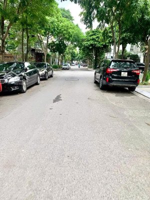 bán biệt thự đơn lập hoàng quán chi (cạnh công viên cầu giấy), 400m2, giá bán 176 tỷ