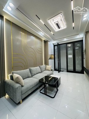 nhà đẹp thang máy gần phố về ở ngay chỉ nhỉnh 8 tỷ.