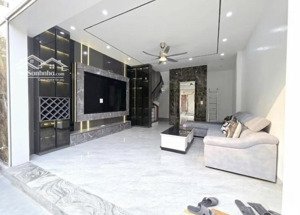 bán nhà cầu diễn,bắc từ liêm,6 tầng thang máy,3 bước chân ra ô tô tránh gần đại học công nghiệp