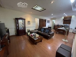 bán căn hộ gần lê văn lương, cầu giấy. 115m2/3pn. nội thất đẹp. giá 7.5tỷ