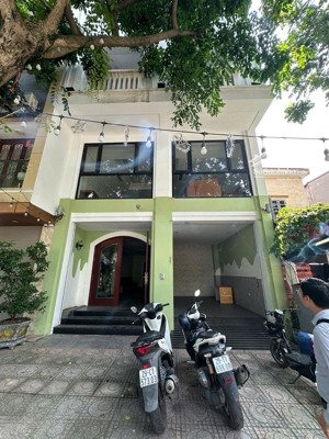 bán gấp nhà việt hưng, đặc biệt sở hữu 2 mặt phố, vỉa hè ô tô tránh kinh doanh ngày đêm