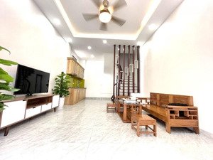 bán nhà trung tâm nam từ liêm nhà đẹp chỉ hơn 6 tỷ, ngõ nông, rộng, ô tô đỗ