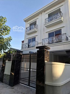 bán nhà quốc oai nhà mới 3 tầng - 75,5m2 - 3,75 tỷ - ngõ ô tô - vị trí đẹp xung quanh toàn biệt thự