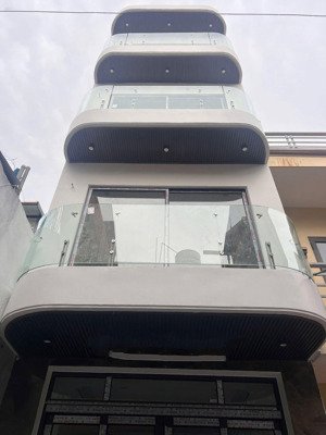 độc lập 1 căn duy nhất tại ngô gia tự, long biên, hà nội