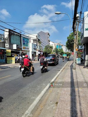 bán nhanh nhà mặt tiền kinh doanh sầm uất,nhà 4 tầng ngang 7,6m, thu nhập 50tr/tháng. không lộ giới