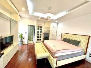 bán nhà mặt phố đặng thùy trâm cầu giấy. diện tích 75m, xây 4 tầng, mặt tiền 4.7m, vỉa hè rộng,