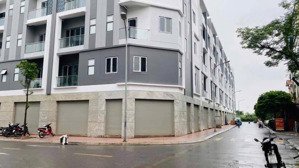 bán liền kề lý sơn long biên 95m2, 5 tầng thô, ô chờ thang máy 2 thoáng, làm văn phòng, giá 23.5 tỷ