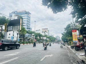 bán nhà lô góc mặt phố đại cồ việt, toà nhà cho thuê dt 150m2 - mt 6m - 56 tỷ - đang cho thuê