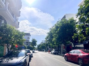 nhà mặt tiền 4,5 tầng giá tốt nhất trục đường 13 - kđt hà quang 2