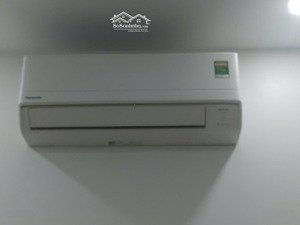 cho sinh viên thuê căn hộ full nội thất bao gồm, giường, kệ tủ, máy lạnh, quạt... với giá như sau