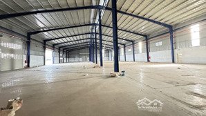 cho thuê kho 2100m2 + sân bãi 1500m2 ( có pccc )