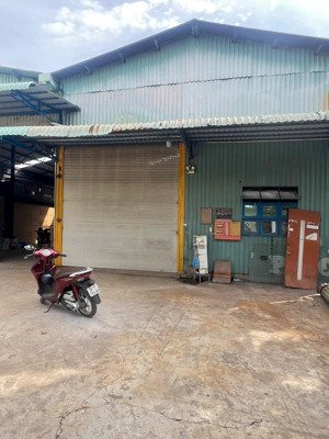 cho thuê xưởng 2000m. đường bùi công trừng. nhị bình. hóc môn