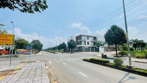 hàng hiếm kinh doanh thị trấn trảng bom,đường ngô quyền,dt 5x20 chạy thẳng vào sân gold