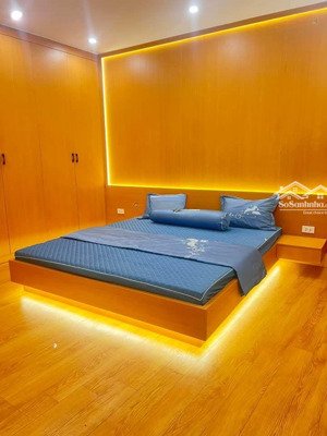 nhà đẹp ba đình- full nội thất cách lăng bác có 1,2 km mà giá có 8,2 tỷ.gọi em hảo.