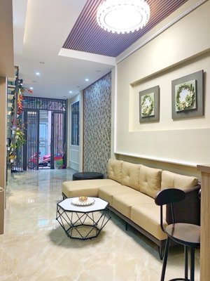 nhà ngọc lâm long biên 48m 5 tầng oto 7 chỗ đỗ cửa vào nhà nhỉnh 10 tỏi.