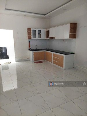 bán nhà 1 trệt 1 lầu 2 phòng ngủ. hẻm 5m đường số 5.