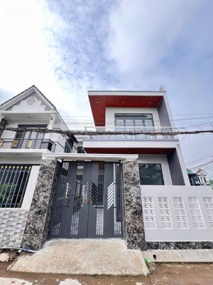 tặng 100tr nội thất cho căn nhà lầu 100m2