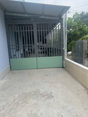 chính chủ bán dãy trọ 383m2, sổ hồng riêng, ngay bệnh viện củ chi, hiện có 8 phòng, chỉ 900 triệu.