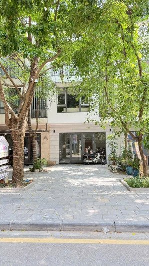 cần bán liền kề 105m2 1c ecopark spring valley view công viên, giá 17,5 tỷ. liên hệ: 