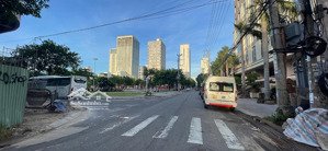 bán cặp góc lê tấn toán, nằm trong khu du lịch sầm uất của trung tâm biển phạm văn đồng - lvcc