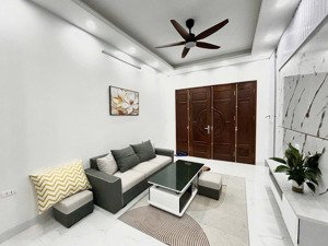 siêu phẩm đh công nghiệp, thanh đô, ga nhổn - 34m2 - ô tô đỗ cửa - thang máy - nhỉnh 6 tỷ