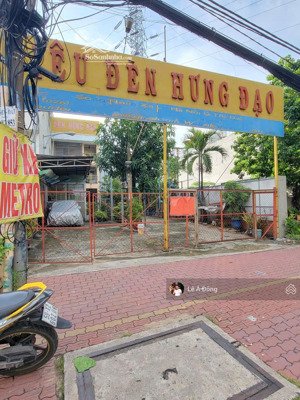 ngay ga metro! nhà 3 tầng dt 113,5m2 sổ vuông vức,ngang 5m cạnh ga metro bình thái.vị trí siêu đẹp