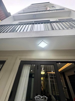 nguyễn văn cừ - nhà đẹp 6 tầng thang máy - full nội thất- pháp lý rõ ràng sổ hoa hậu