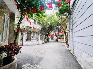 bán nhà phố võng thị, tây hồ. dt sổ 72m2 x 6 tầng. thang máy, lô góc 2 mặt thoáng, ngõ 3 ô tô tránh