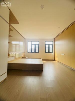 NHÀ 5 TẦNG PHÚC LỢI, NGÕ THÔNG, Ô TÔ CÁCH NHÀ 30M - HÀNG XÓM VINCOM - VINHOMES RIVERSIDE AN SINH ĐỈNH CAO - BẠT NGÀN TIỆN ÍCH - FULL NỘI THẤT, 5,X TỶ