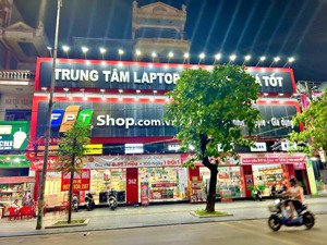 hoàng quốc việt diện tích khủng 300m2 - mt 15m - nhận diện thương hiệu - vào ngay